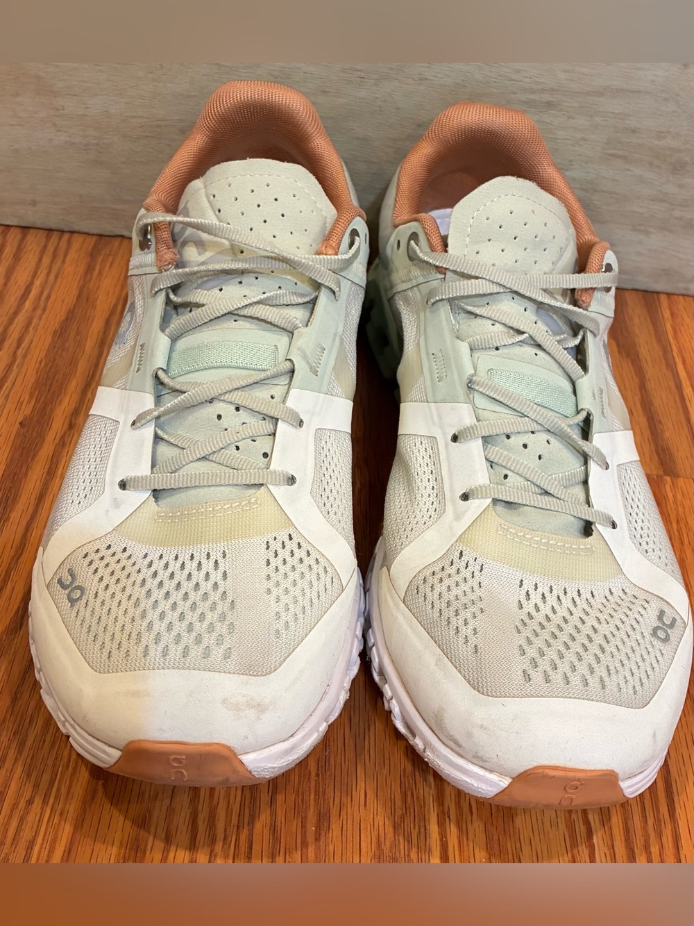 On Running Cloud Women's 7.5 White Sage Green Sneakers Lightweight Running Shoes